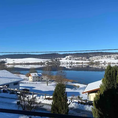 Chalet Charmant Renove Au Bord Du Lac St Point Montperreux Exterior foto