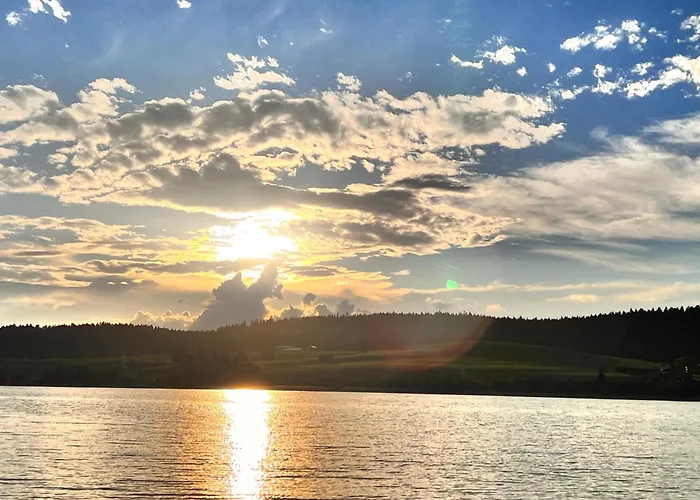 Chalet Charmant Renove Au Bord Du Lac St Point