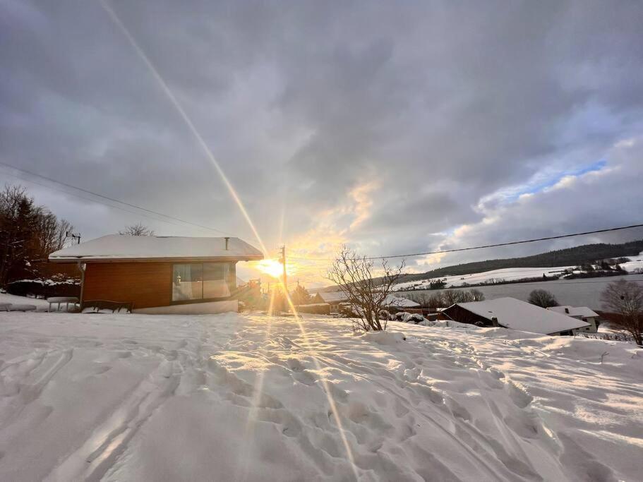 Chalet Renove Au Bord Du St Point Montperreux