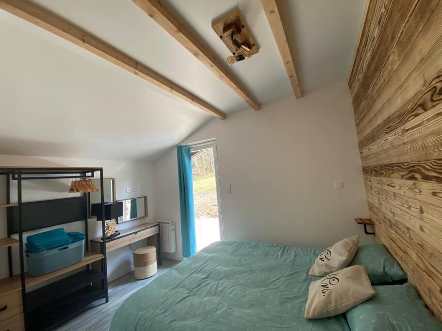 Chalet Renove Au Bord Du St Point *
