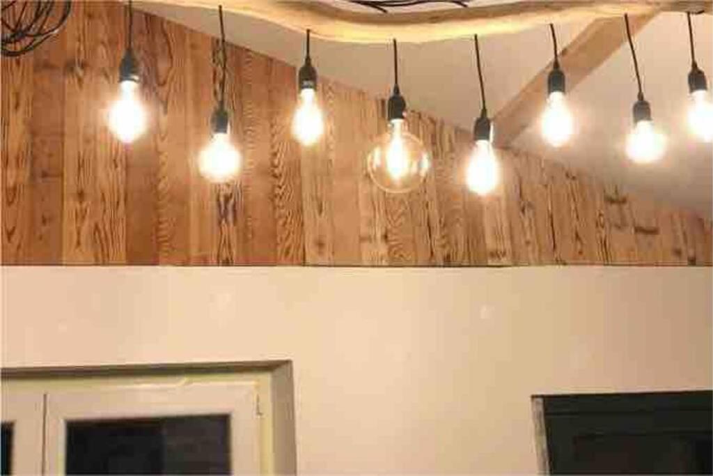 Chalet Renove Au Bord Du St Point Montperreux