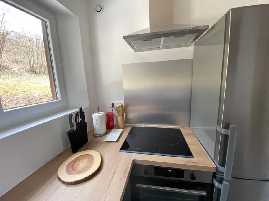 Chalet Renove Au Bord Du St Point Montperreux