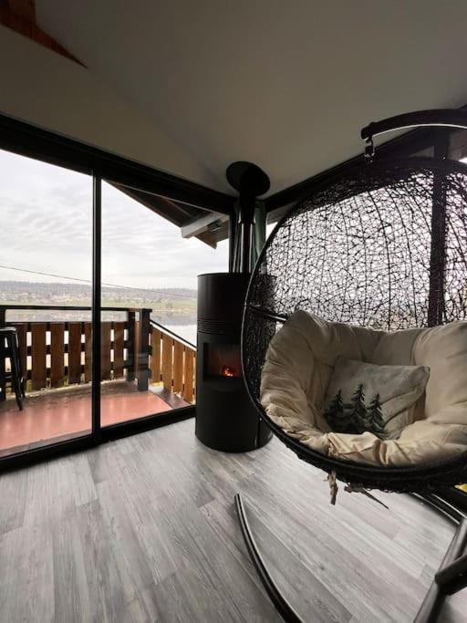 Chalet Renove Au Bord Du St Point Montperreux